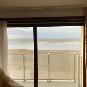Seagull, Ruim En Volledig Vernieuwd Met Zeezicht In Westende Middelkerke